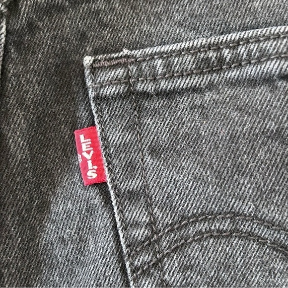 Levi’s Women’s Ribcage Shorts 31 Charcoal Raw Hem Rodeo Summer Beach Festival - Picture 6 of 10